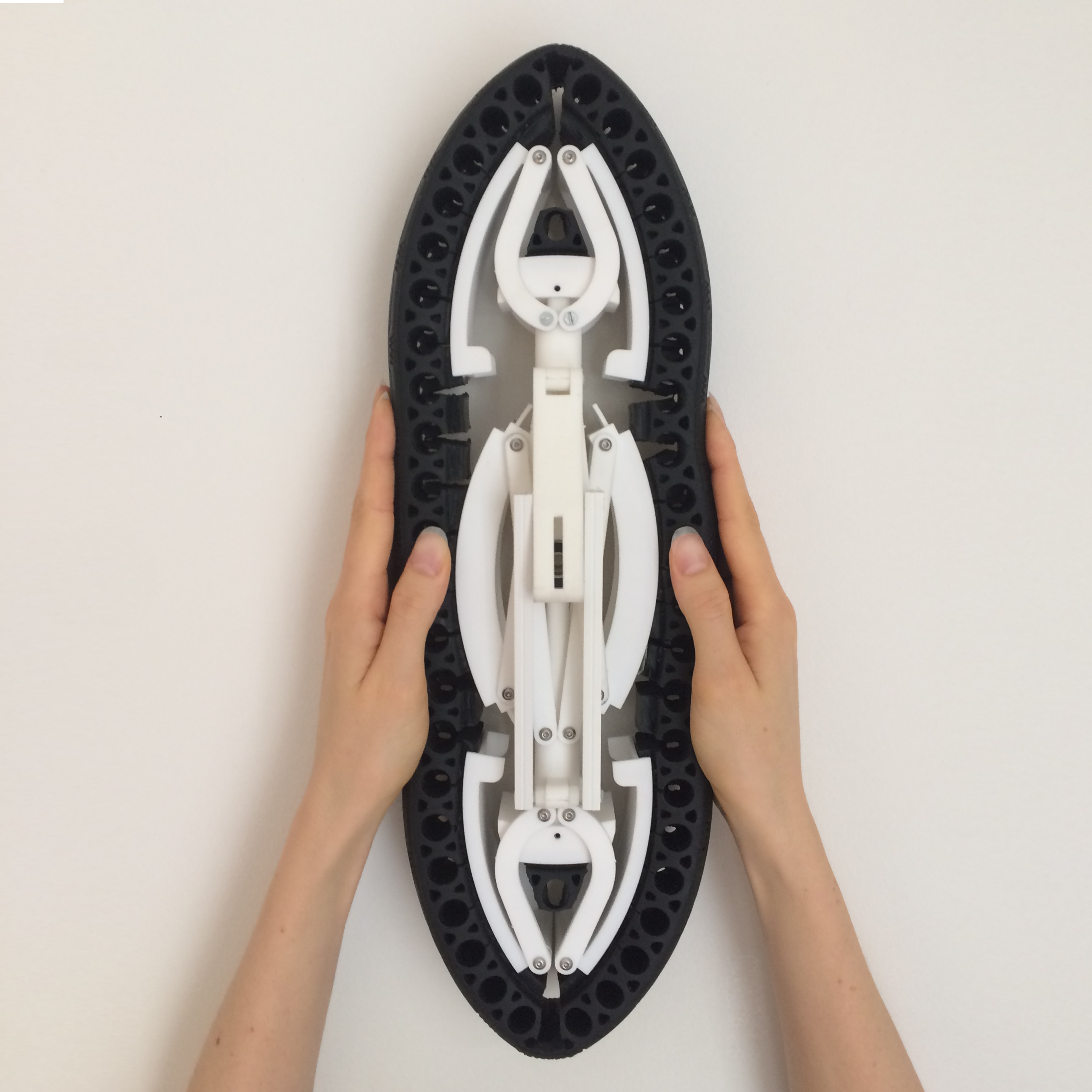 12.5’’ foldable honeycomb tire wheel | Applied Kinematics